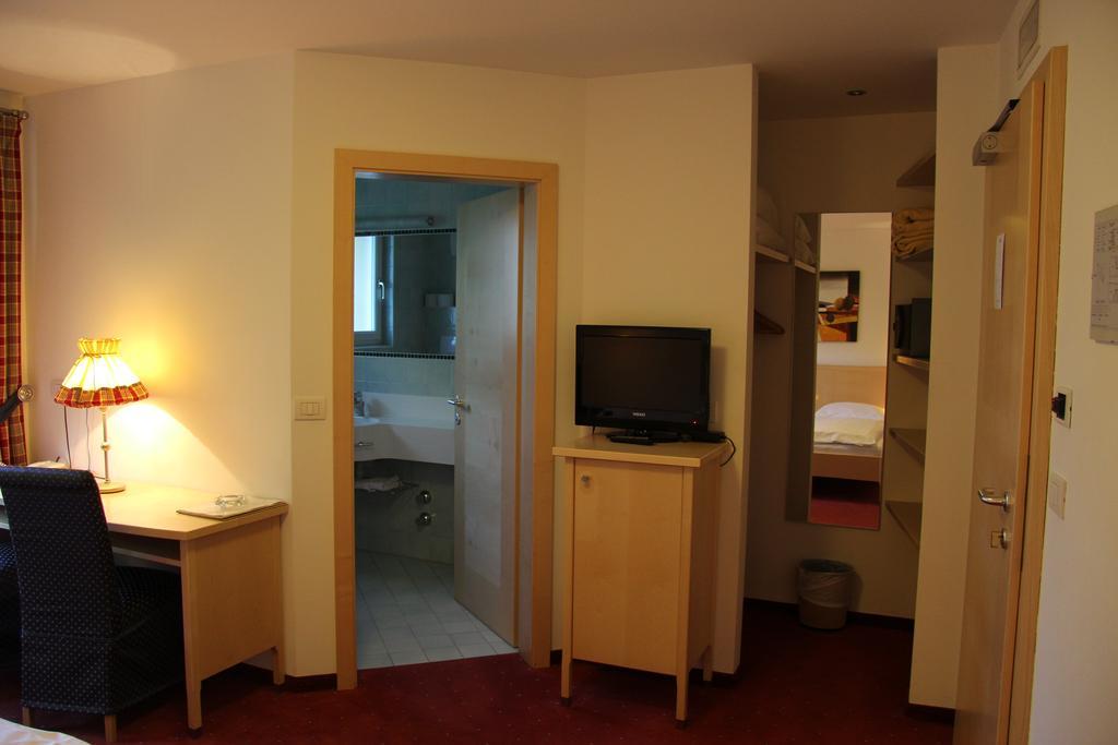 Hotel Hanny Болзано Екстериор снимка